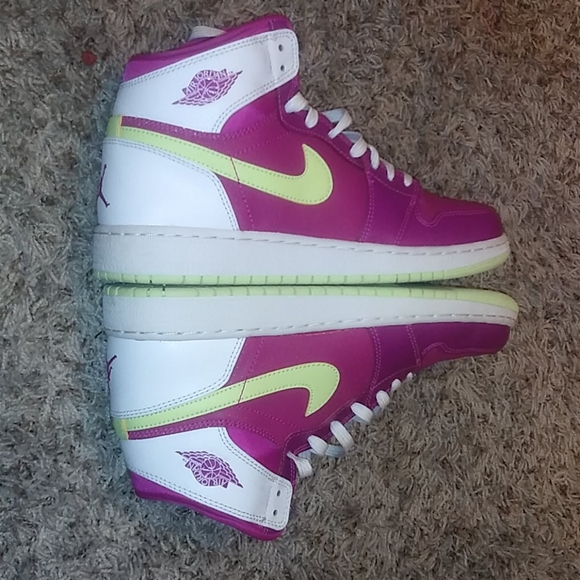 Girls Nike Dunks - Picture 4 of 6